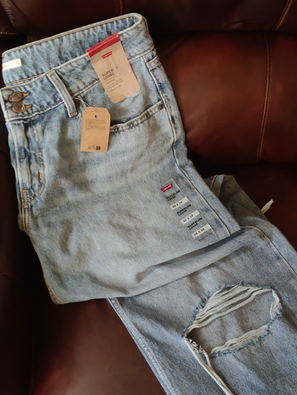 NEW Levi's Superlow Loose Women's Distressed Jeans Size 32x32